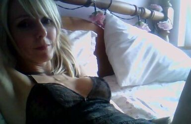 Super-Sexy Blondie British Wifey