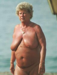 Grandma nude outdoor 01.