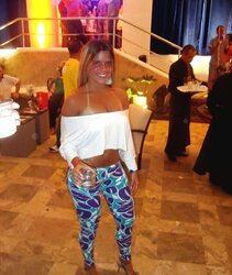 Esposas deliciosas se exibindo