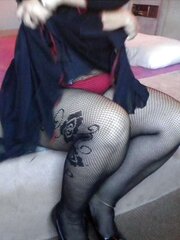 Mature Legshow