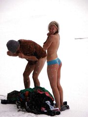 Nackt auf Eis