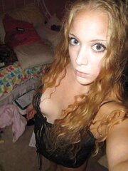 CURLY BLONDIE