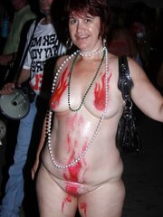 Granys on the fookin paint