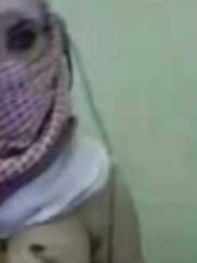 Arab niqab webcam scandal-with hijab iran or egypt jilbab