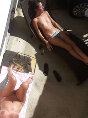 Las vecinas tomando sol