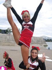 Cheerleader becca manns