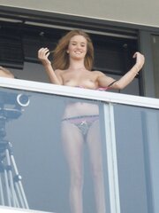Celebrities Naked Glide