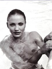 Jaw-Dropping bra-less Celebrities