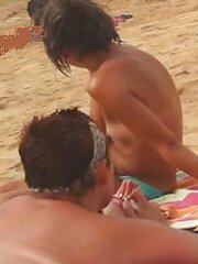 Tetas de todo tipo en la playa