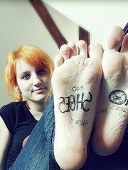 HOLIDAY SOLES LOOKING