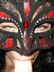 Stockings mask mummy !