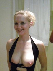 A TINY CUMSLUT