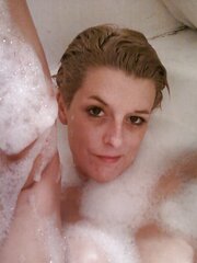 Bouncy tub