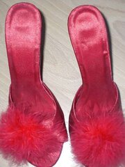 Super-Hot feather mules